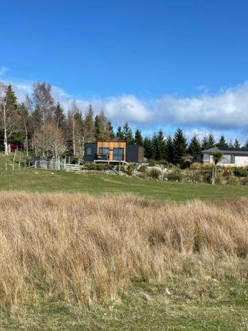Boutique Tiny House - Te Anau Country Accommodation Экстерьер фото