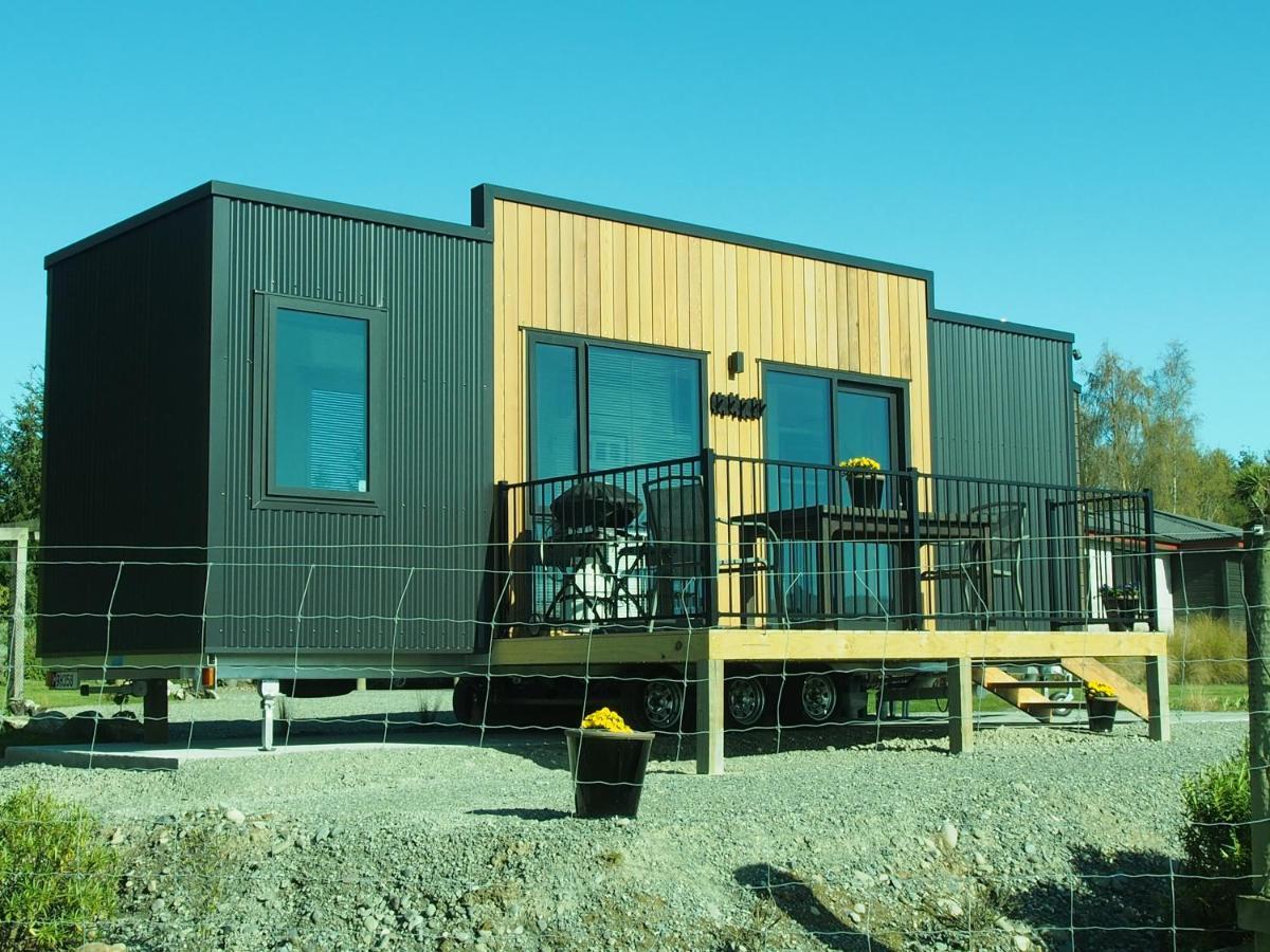 Boutique Tiny House - Te Anau Country Accommodation Экстерьер фото