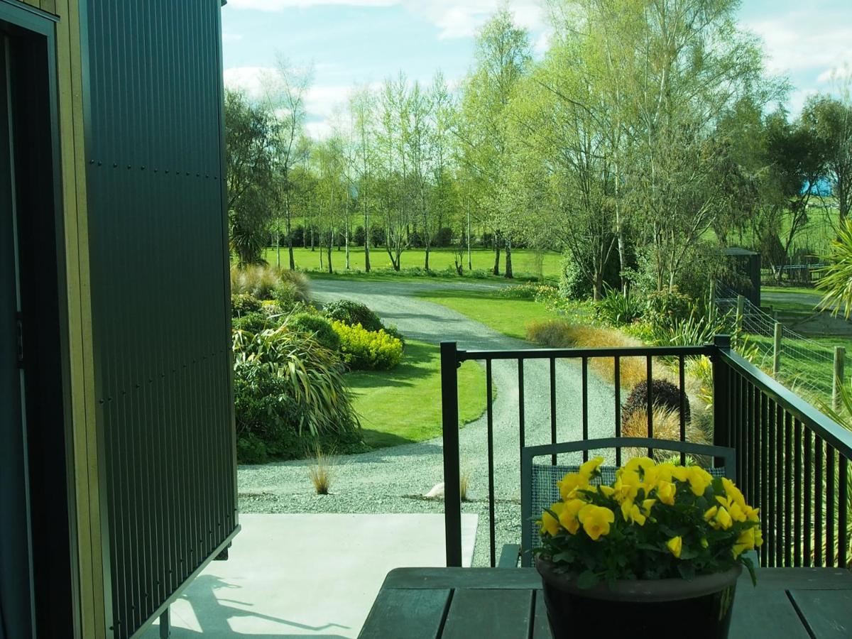 Boutique Tiny House - Te Anau Country Accommodation Экстерьер фото
