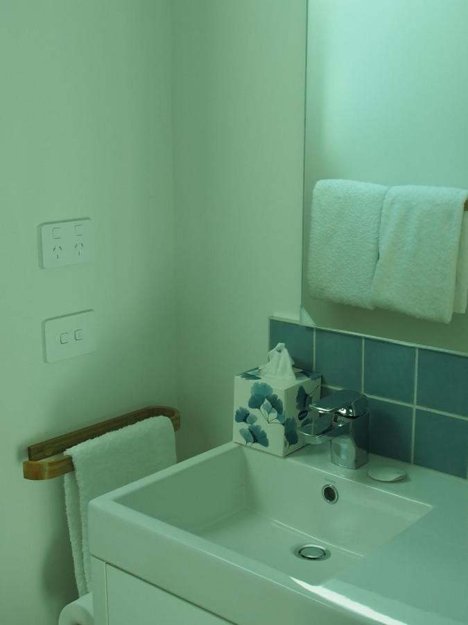 Boutique Tiny House - Te Anau Country Accommodation Экстерьер фото